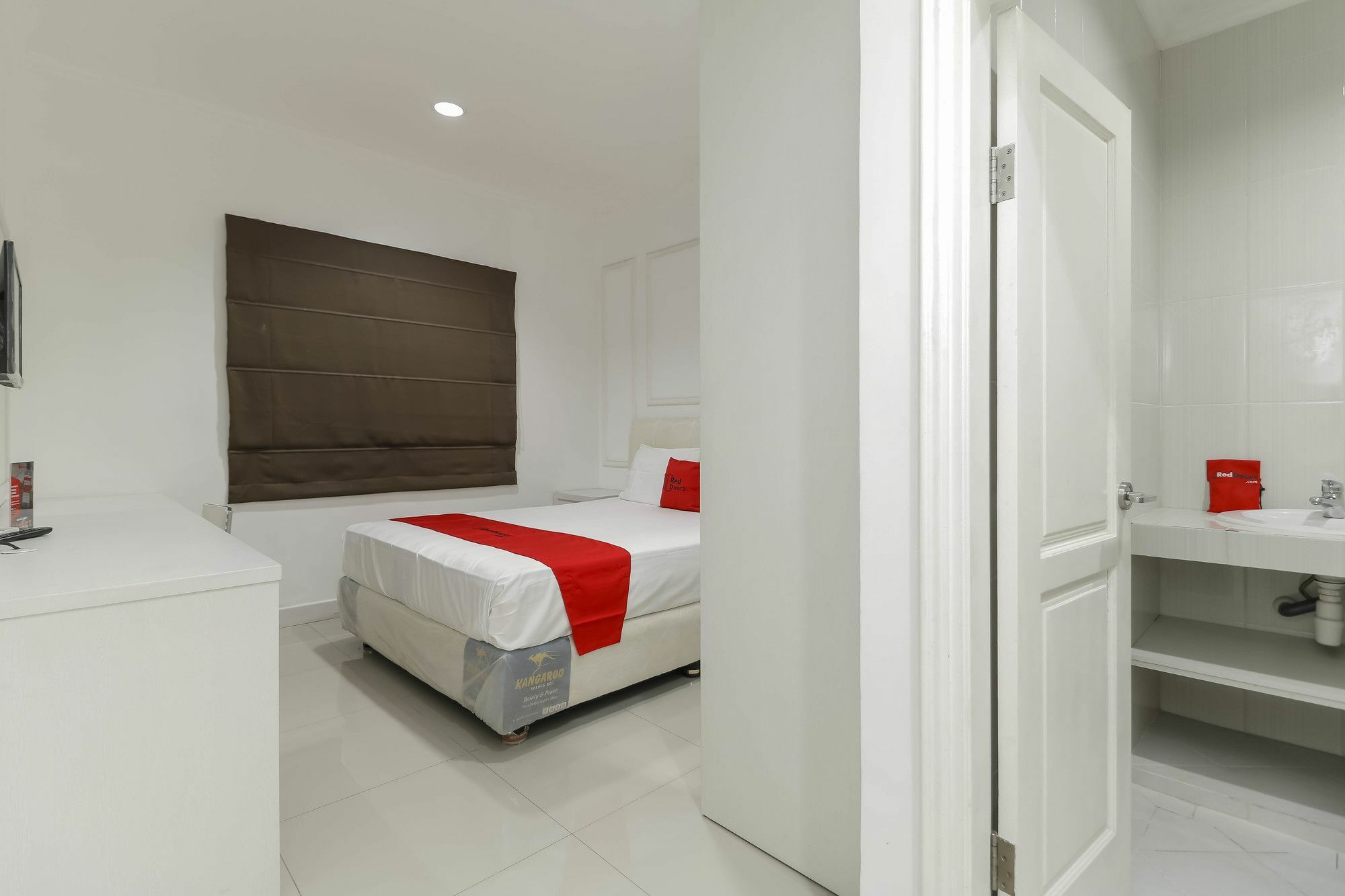 Reddoorz Plus @ Setiabudi Barat Джакарта Экстерьер фото
