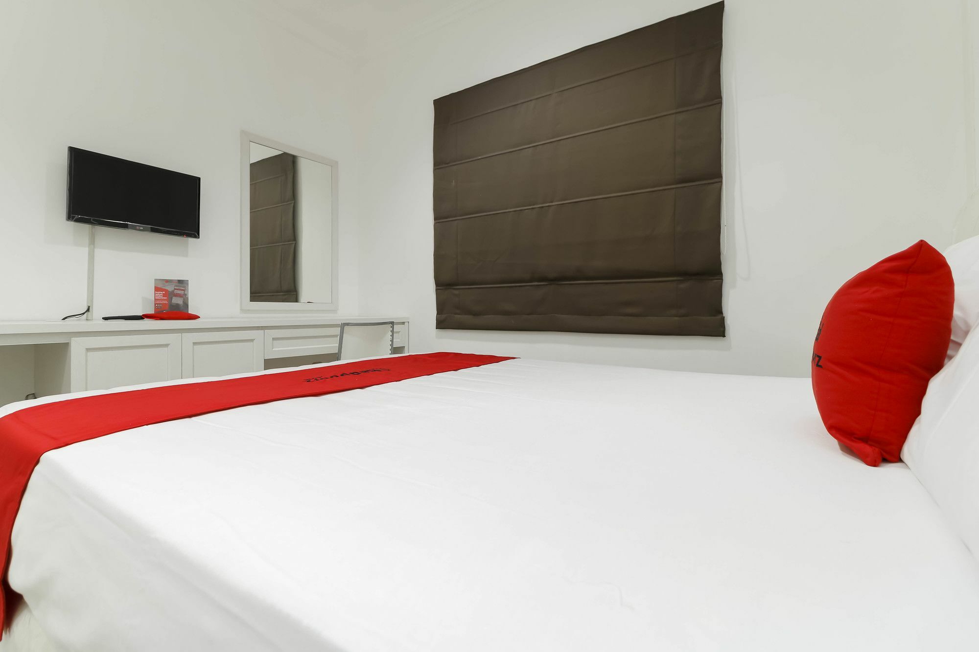 Reddoorz Plus @ Setiabudi Barat Джакарта Экстерьер фото